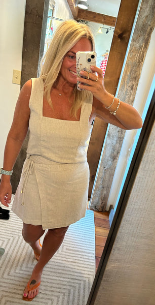 Magnolia Linen Top