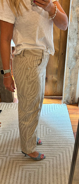 The Off Duty MR Bowed Ankle Jean