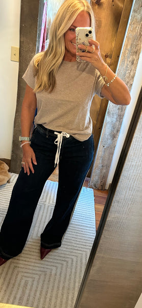 HR Wide Jogger - Tummy Tuck Detail