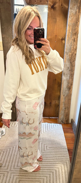 Howdy Sweatshirt - The Green Shelf Boutique