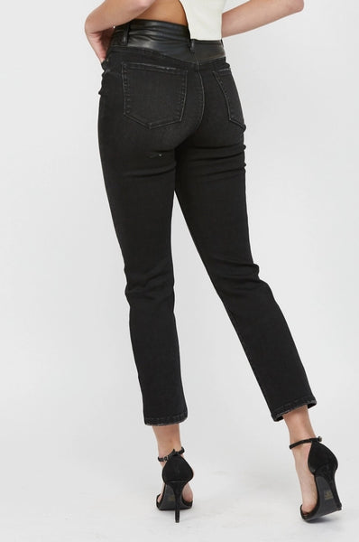 Criss Cross HR Straight Jean